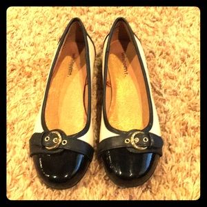 NWOT Dress Flats
